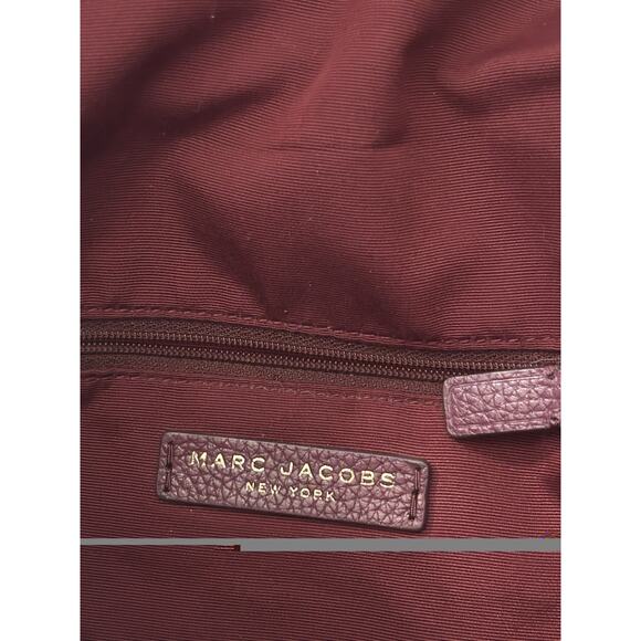 Marc Jacobs The Groove Hobo Large Fold Over Bag Burgundy Pebbled Leather - Picture 10 of 13